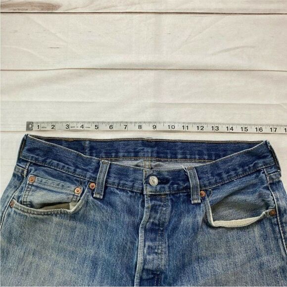 Levi's Medium Wash Straight Leg Jeans - Picture 8 of 9